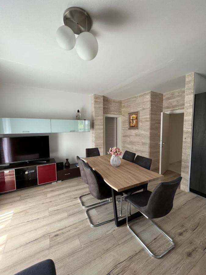 Apartment Leona & Doris Бибинє Екстер'єр фото